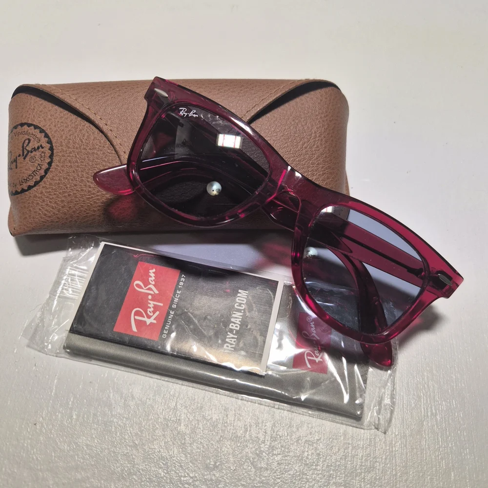 Ray Ban Original Wayfarer Colorblock Sunglasses in Red Womens - Picture 15 of 16